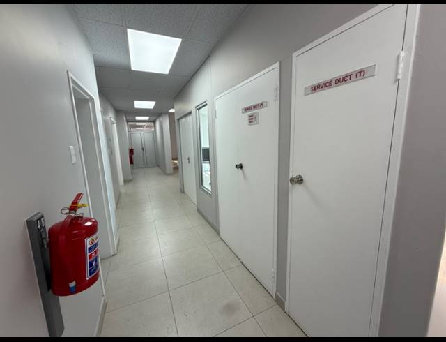 200M² OFFICE TO LET IN TULISA PARK